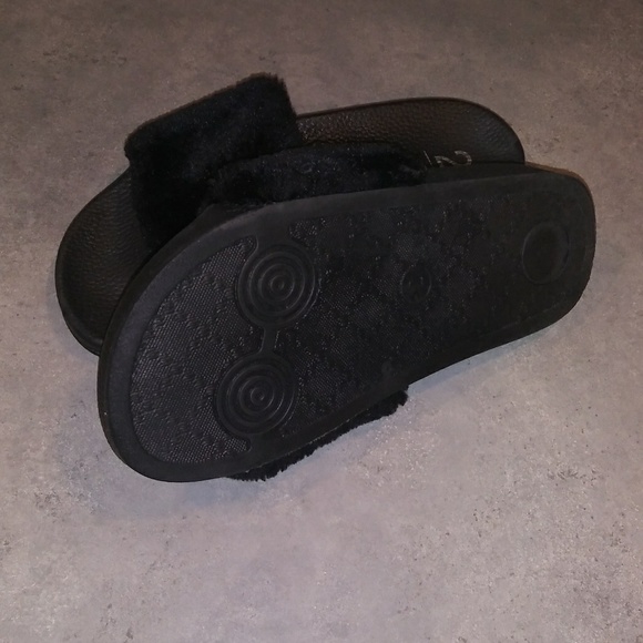 Kids size 2 - Picture 3 of 3